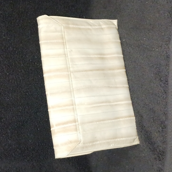 Eelskin clutch - L - beige/off white - Picture 2 of 4